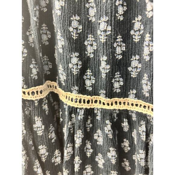 Luxe Navy And Cream Floral Mini skirt Size Small - Picture 2 of 5